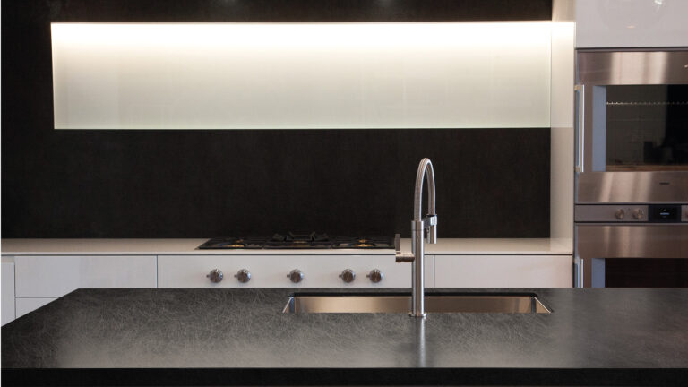Isola cucina in Liquorice - collezione Seta