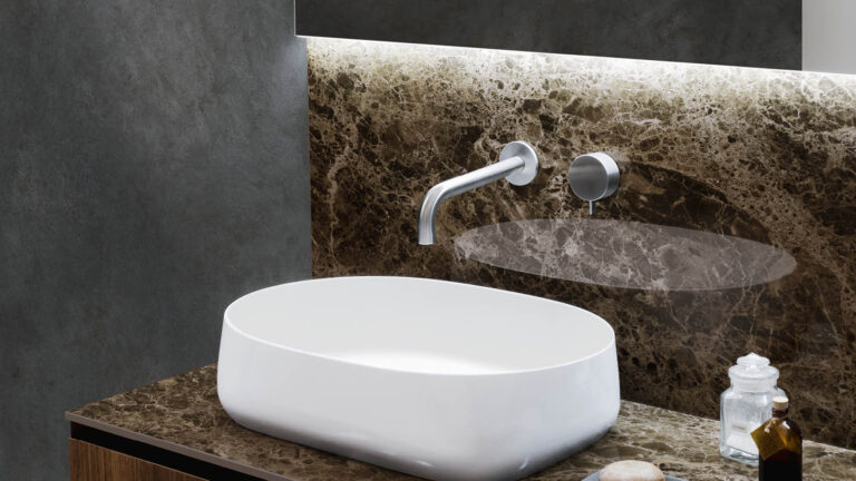 Plan de toilette et crédence en Emperador Extra Lucidato - collection I Naturali