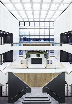 Quell’idea di classico intramontabile che solo la tinta unita sa dare